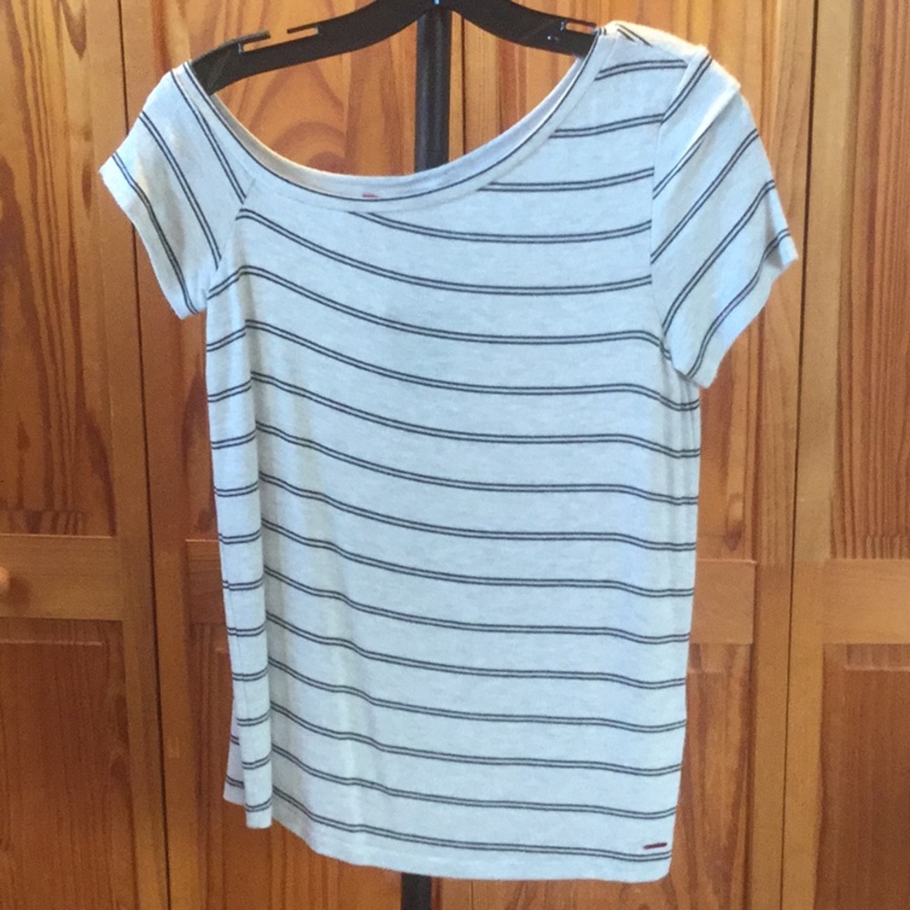 One shoulder from N.Philanthropy